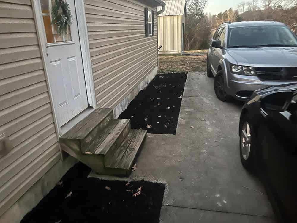 Leaf Removal & Seasonal Cleanups image