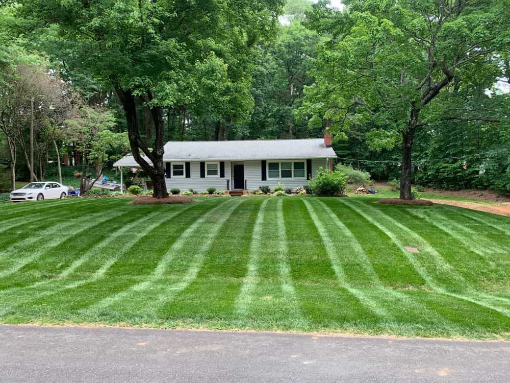 Hero image for Henley's Lawn and Landscapes llc